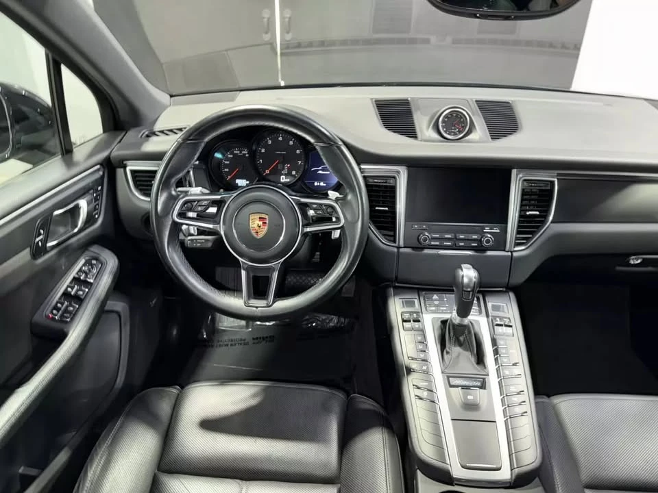 2017 Porsche Macan - Image 10 of 20