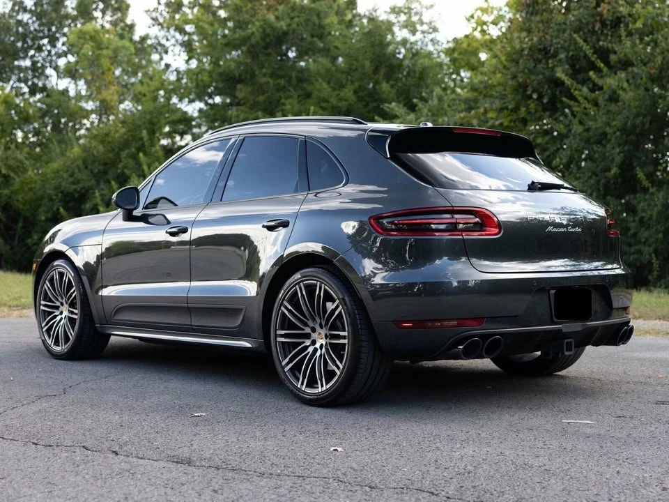 2017 Porsche Macan - Image 2 of 3