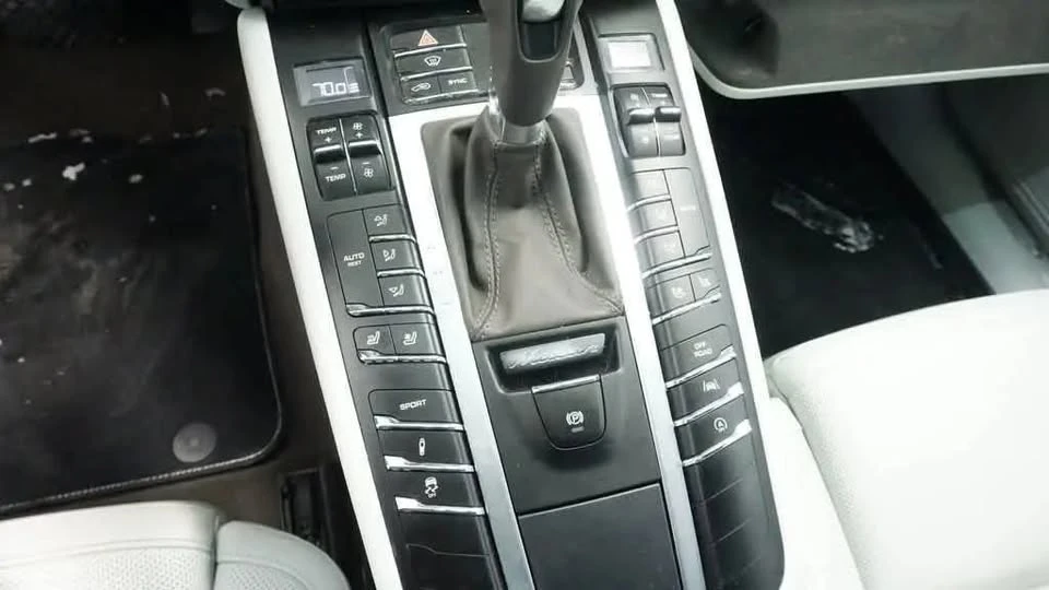 2017 Porsche Macan S - Image 16 of 20