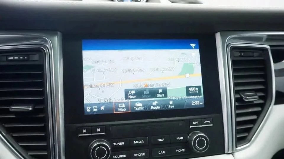 2017 Porsche Macan S - Image 17 of 20