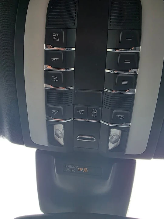 2017 Porsche Macan S - Image 15 of 16