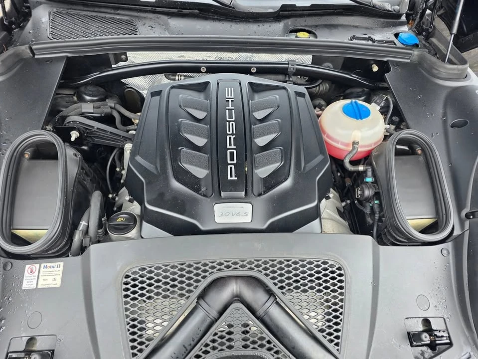 2017 Porsche Macan S - Image 12 of 16