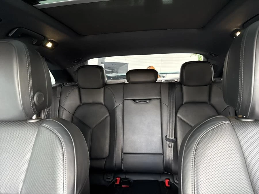 2017 Porsche Macan S - Image 8 of 11