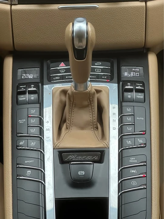 2017 Porsche Macan S - Image 9 of 15