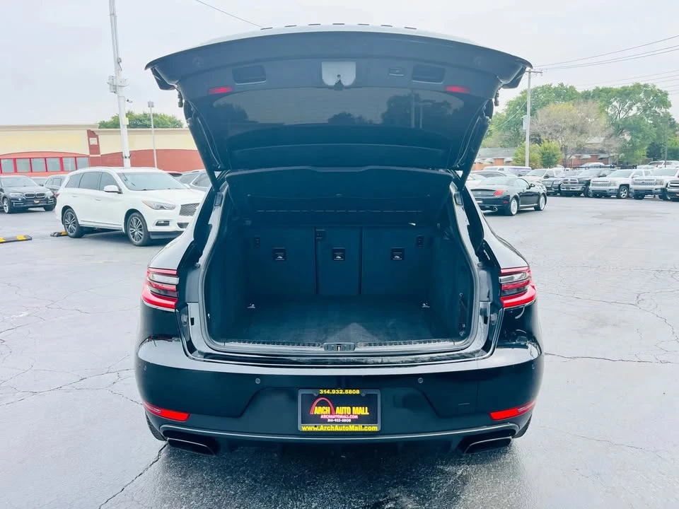 2017 Porsche Macan - Image 9 of 20