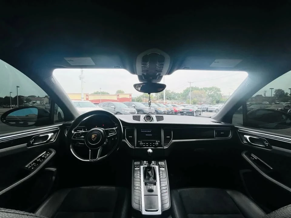 2017 Porsche Macan - Image 13 of 20