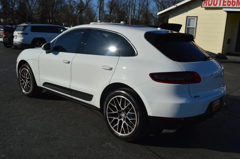 2017 Porsche Macan - Image 4 of 20