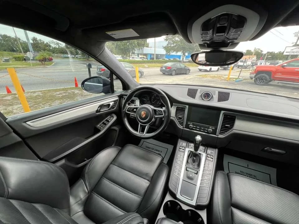 2017 Porsche Macan Turbo - Image 9 of 13