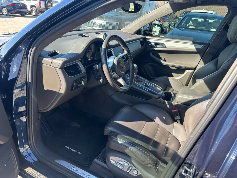 2017 Porsche Macan Turbo - Image 8 of 20