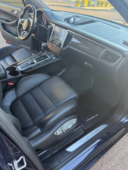 2017 Porsche Macan Turbo - Image 11 of 19