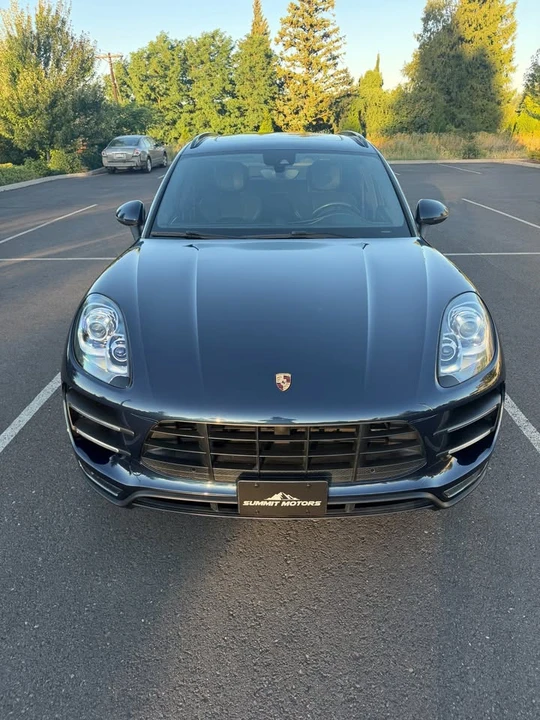 2017 Porsche Macan Turbo - Image 18 of 19