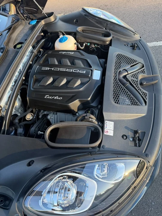 2017 Porsche Macan Turbo - Image 8 of 16