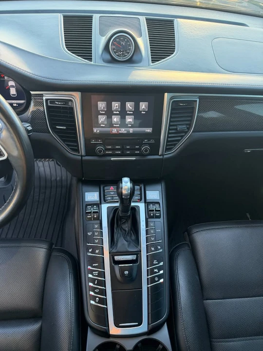 2017 Porsche Macan Turbo - Image 6 of 16