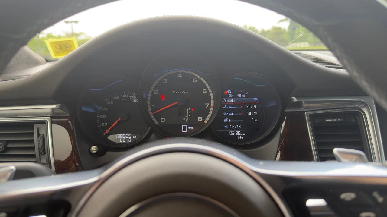 2017 Porsche Macan Turbo - Image 9 of 20