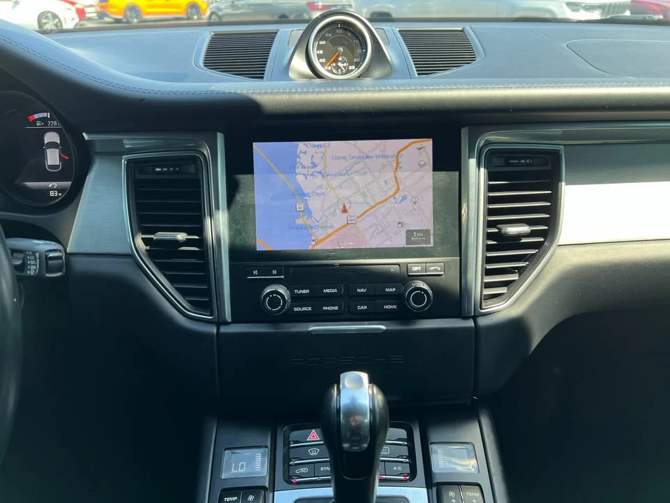 2017 Porsche Macan Turbo - Image 7 of 20