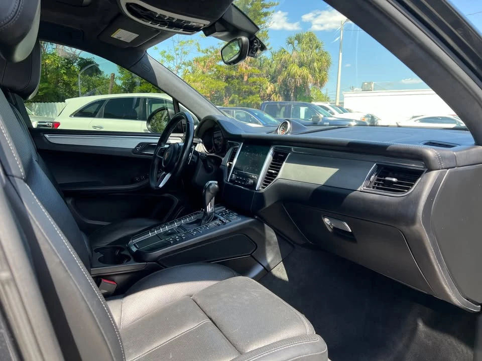 2017 Porsche Macan Turbo - Image 10 of 20