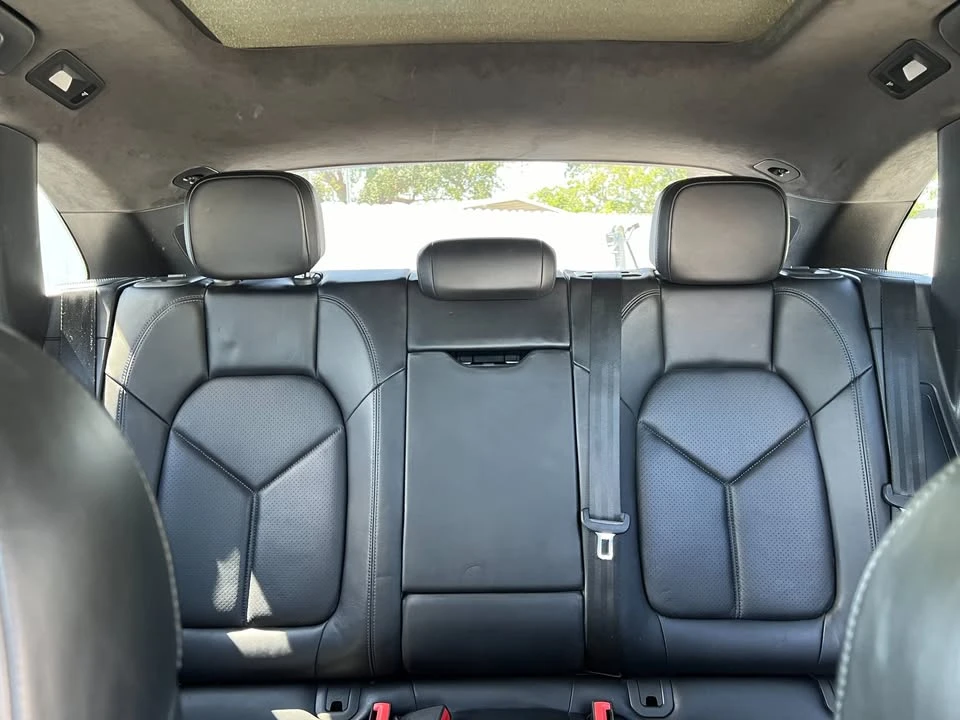 2017 Porsche Macan Turbo - Image 18 of 20