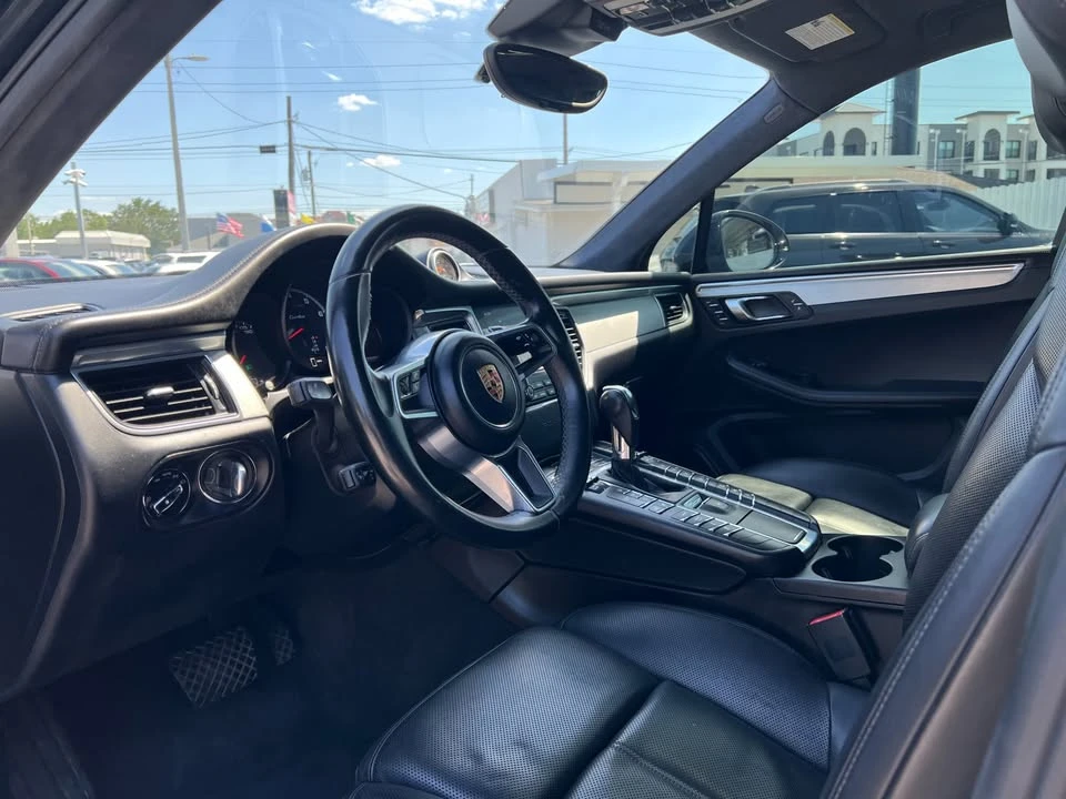 2017 Porsche Macan Turbo - Image 9 of 20