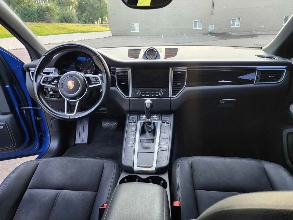 2017 Porsche Macan - Image 7 of 9
