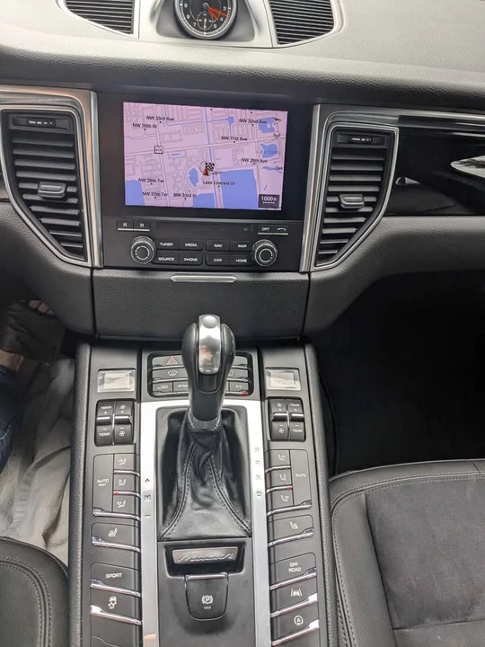 2017 Porsche Macan S - Image 19 of 20