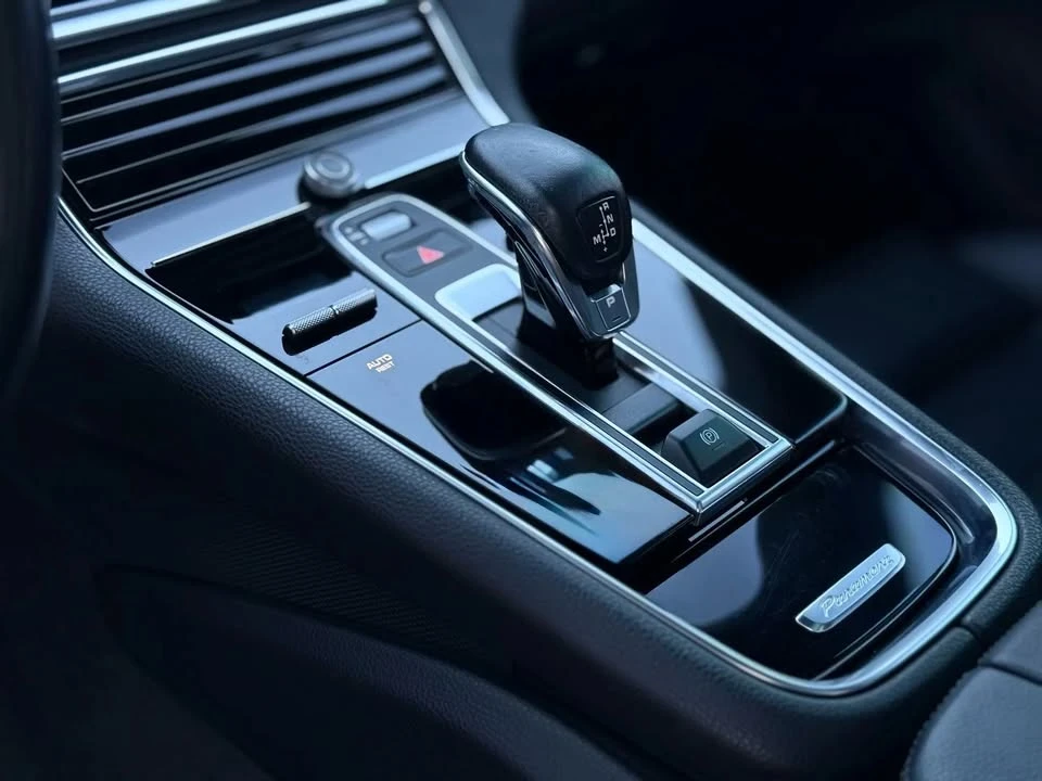2017 Porsche 971 Panamera - Image 14 of 20