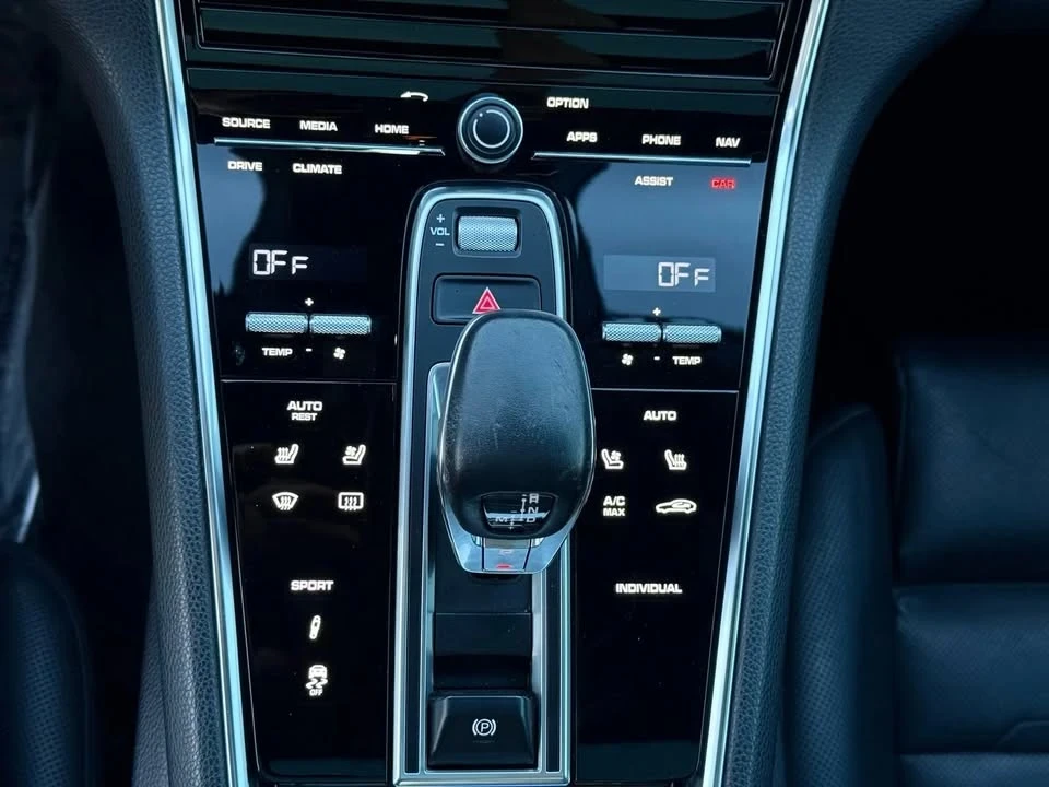 2017 Porsche 971 Panamera - Image 15 of 20