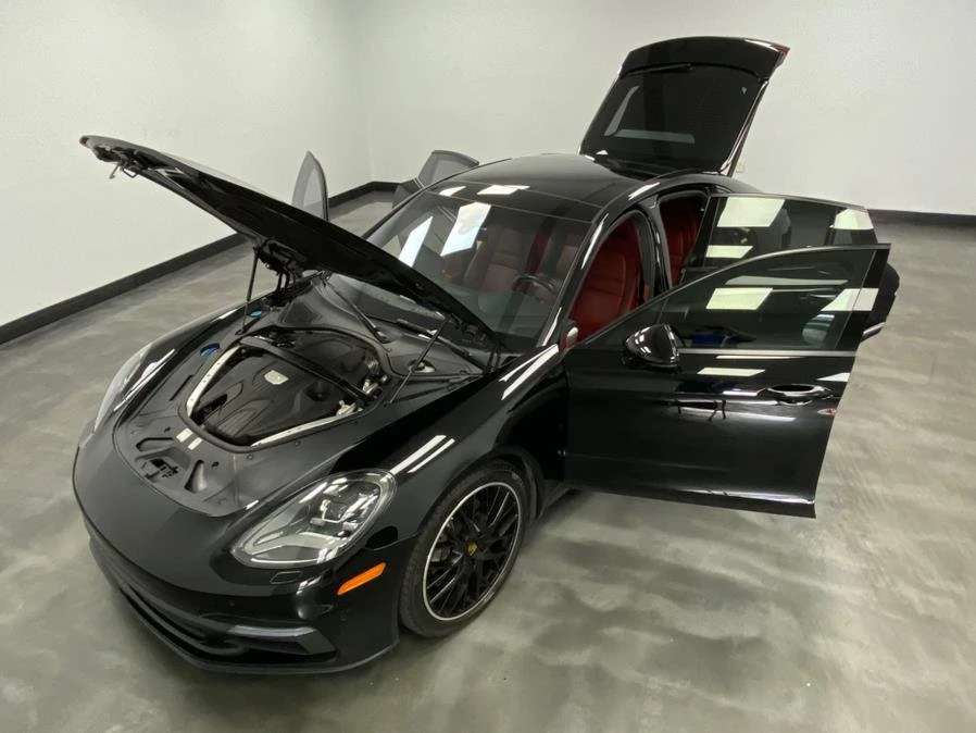 2017 Porsche 971 Panamera - Image 17 of 18