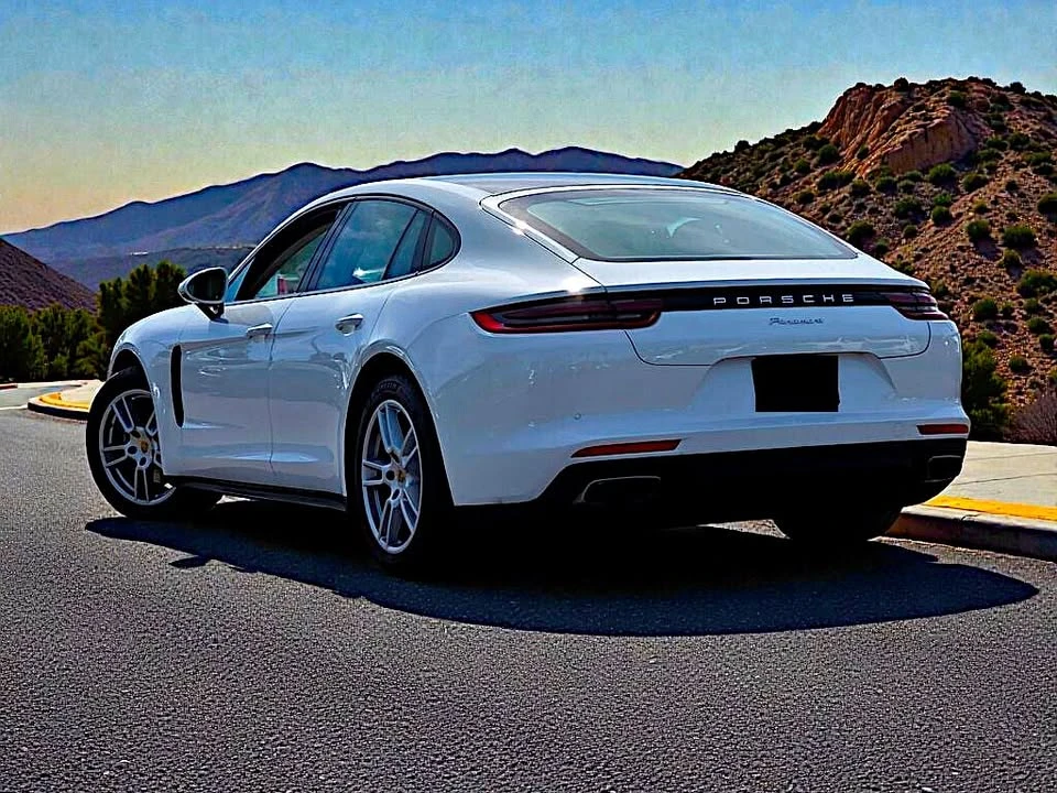 2017 Porsche 971 Panamera - Image 5 of 20