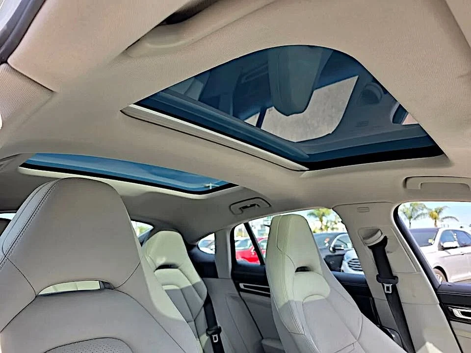 2017 Porsche 971 Panamera - Image 9 of 20