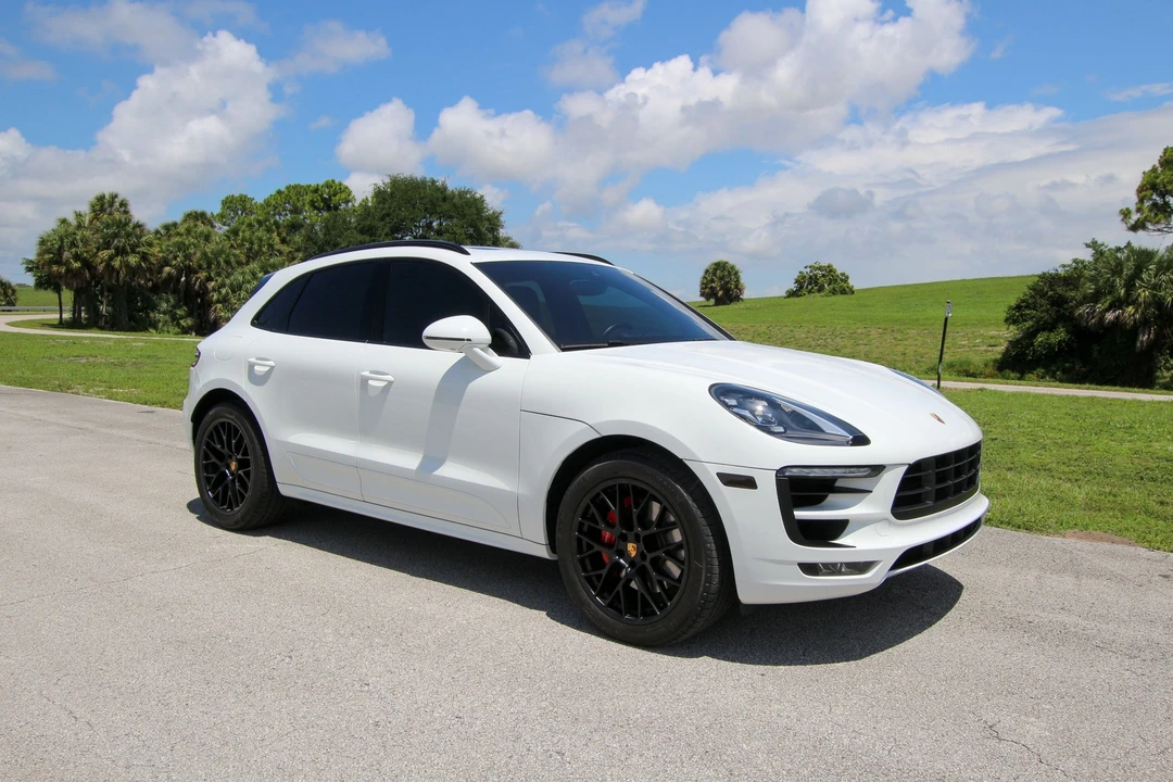 2017 Porsche Macan GTS - Image 16 of 31