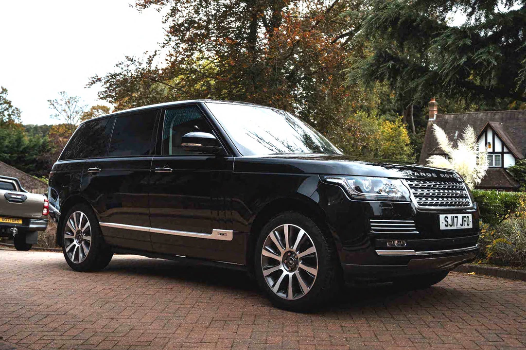 2017 Land Rover Range Rover L405 - Image 2 of 31