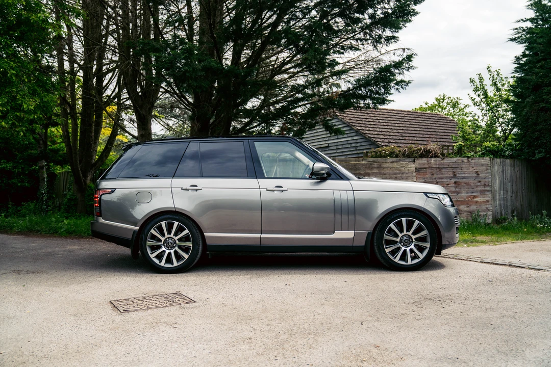 2017 Land Rover Range Rover L405 - Image 5 of 31