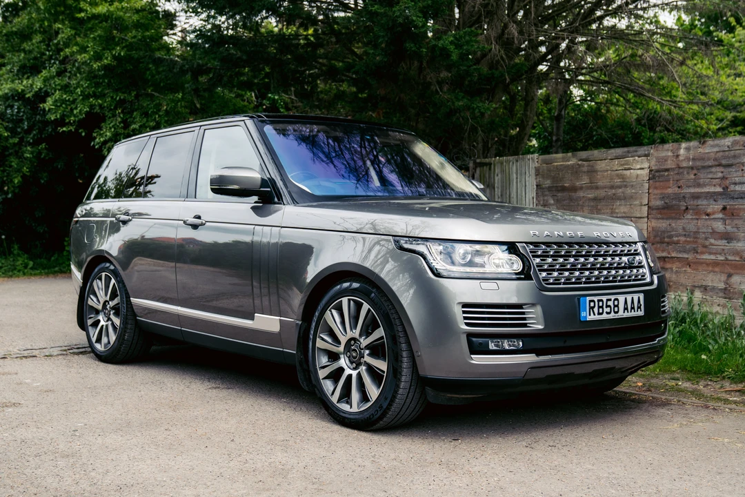 2017 Land Rover Range Rover L405 - Image 2 of 31