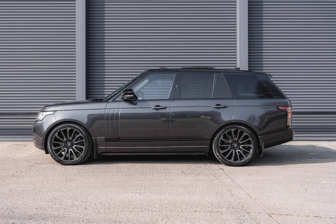 2017 Land Rover Range Rover L405 - Image 5 of 31