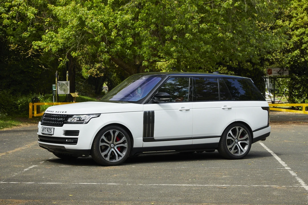 2017 Land Rover Range Rover L405 - Image 2 of 31