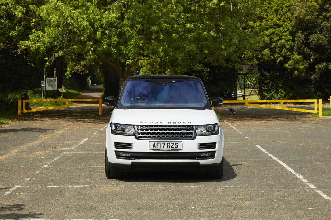2017 Land Rover Range Rover L405 - Image 11 of 31