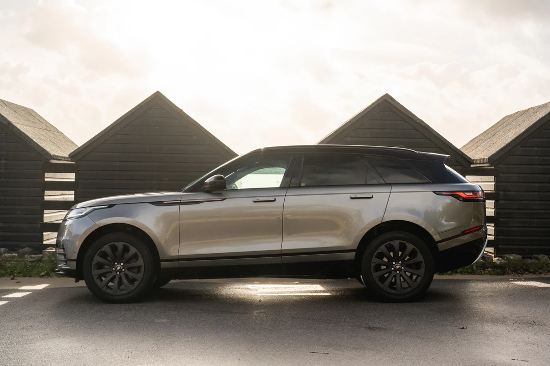 2017 Land Rover Range Rover Velar - Image 9 of 31