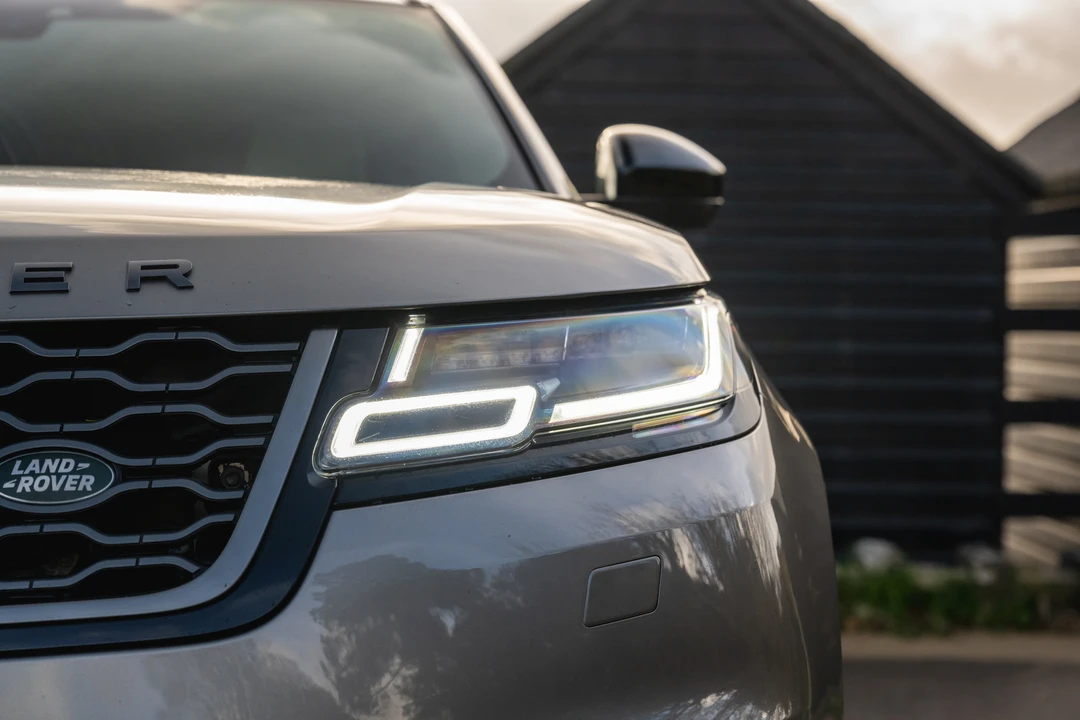 2017 Land Rover Range Rover Velar - Image 19 of 31