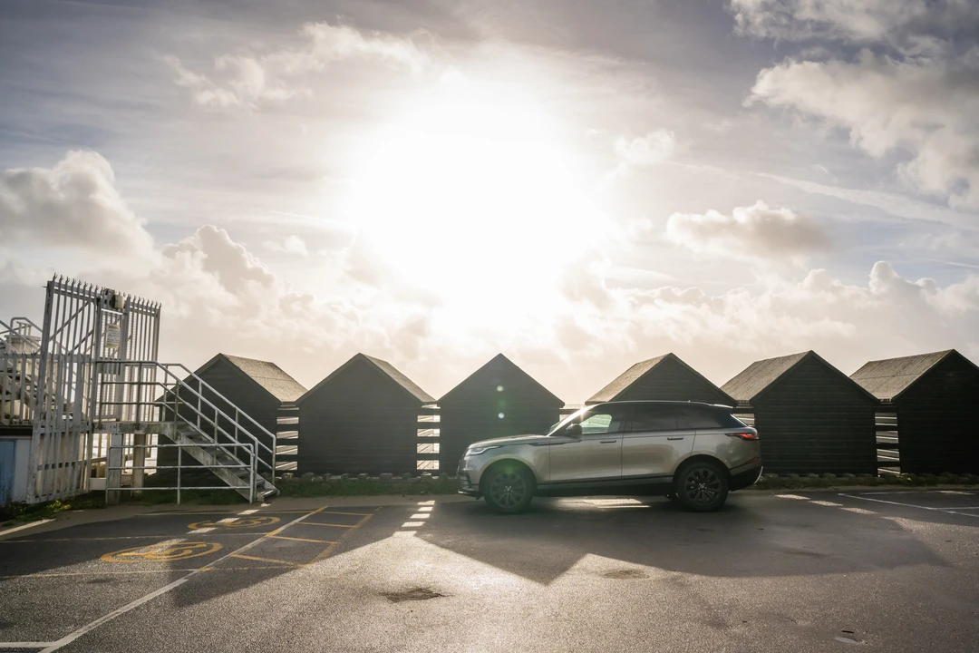2017 Land Rover Range Rover Velar - Image 10 of 31