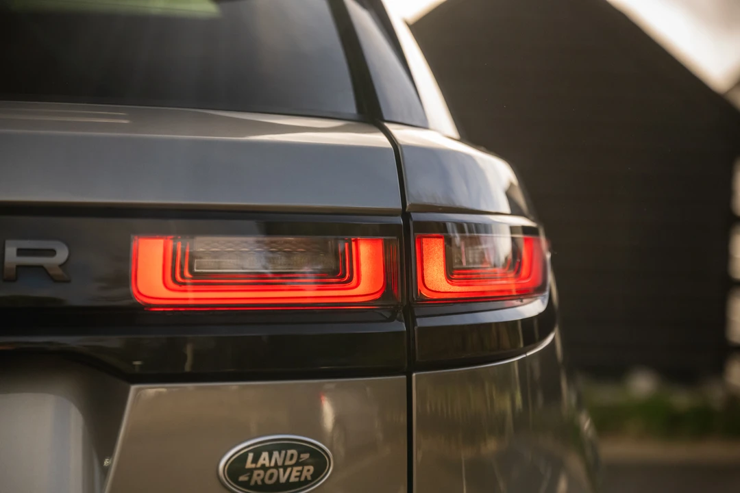 2017 Land Rover Range Rover Velar - Image 27 of 31