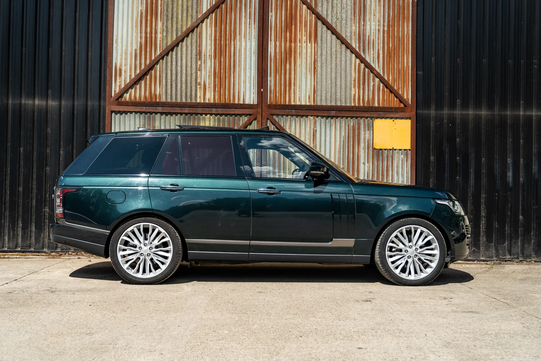 2017 Land Rover Range Rover L405 - Image 5 of 31