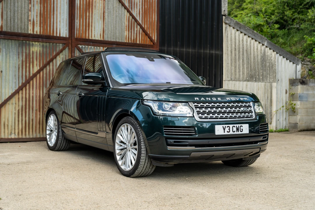 2017 Land Rover Range Rover L405 - Image 2 of 31
