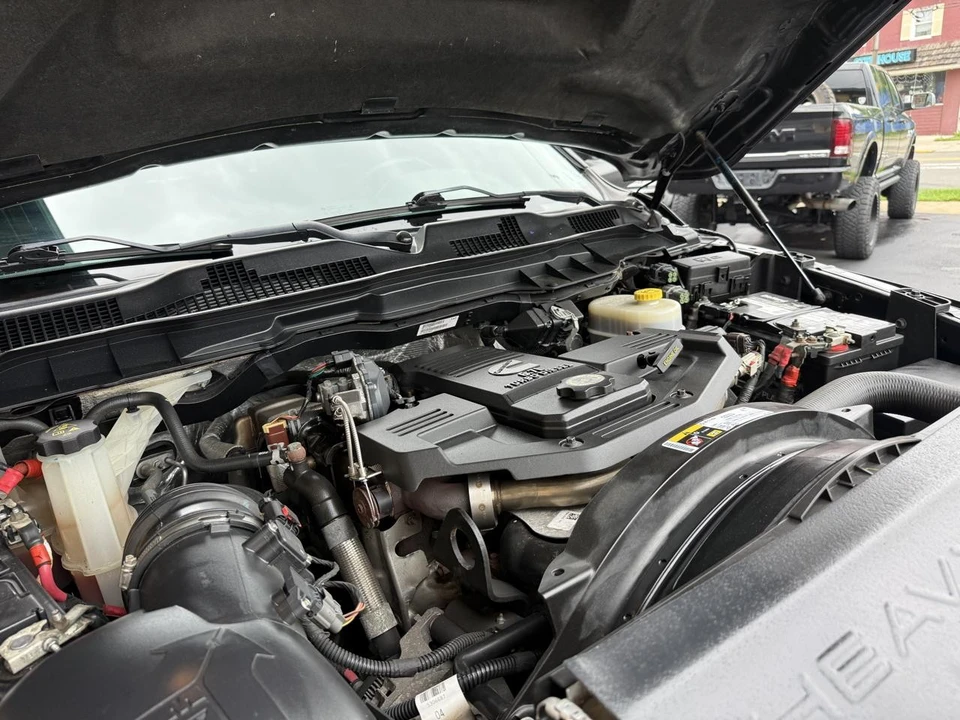 2017 Ram Heavy Duty - Image 24 of 28