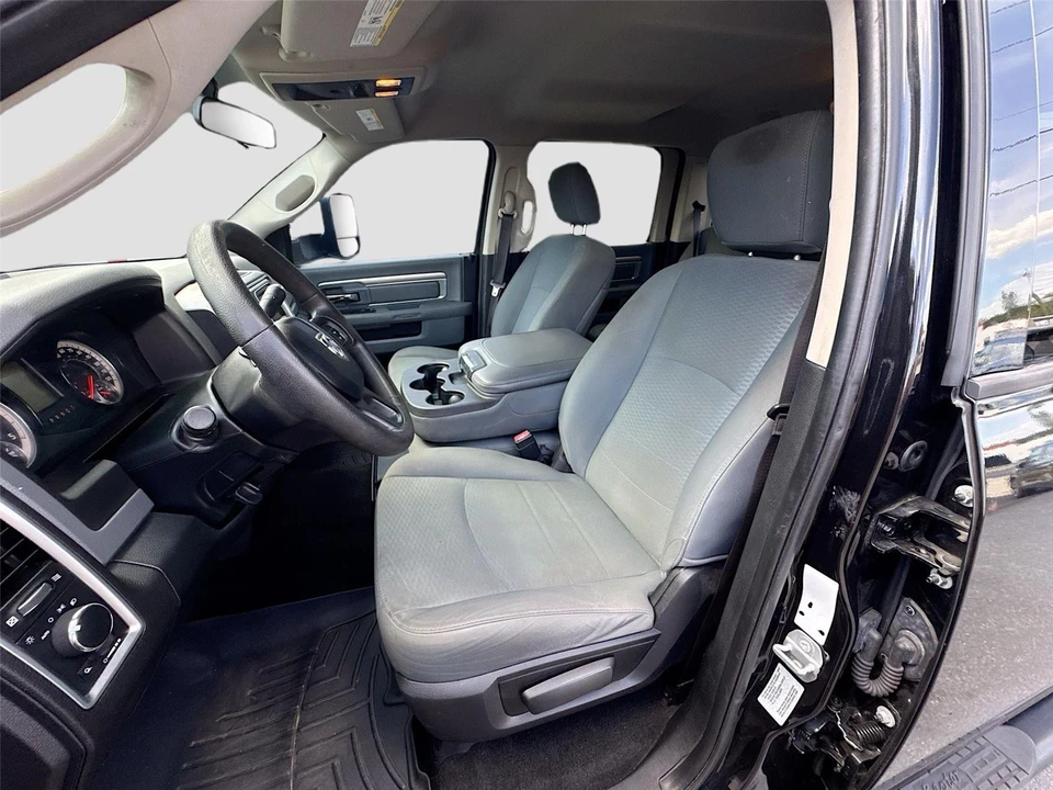 2017 Ram 2500 - Image 2 of 31
