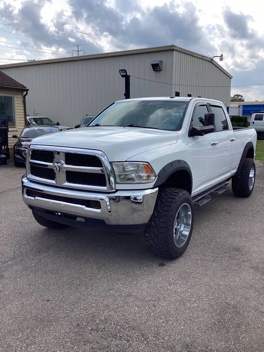 2017 Ram 2500 - Image 2 of 31