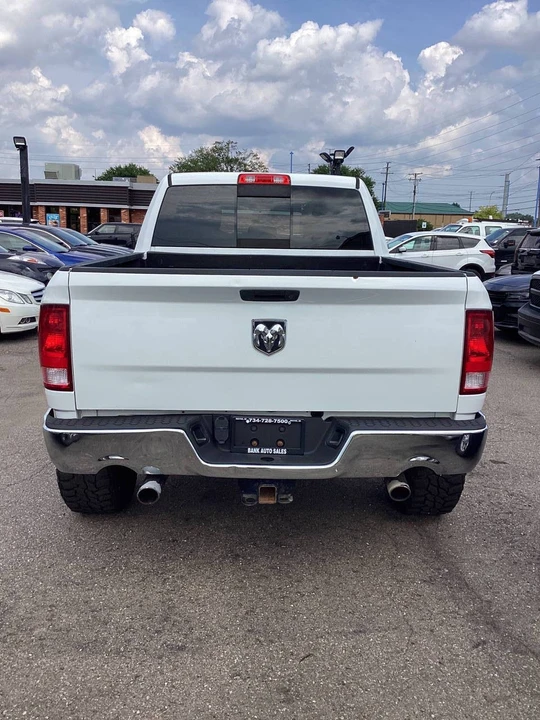 2017 Ram 2500 - Image 8 of 31