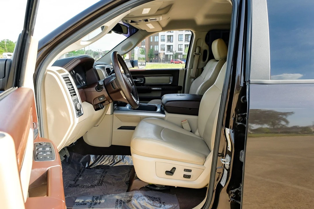 2017 Ram 3500 - Image 5 of 31