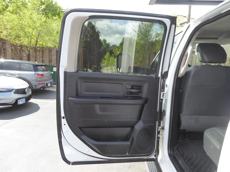 2017 Ram 3500 - Image 25 of 31