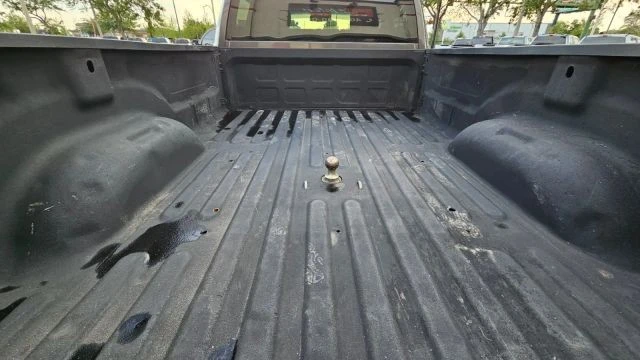 2017 Ram 3500 - Image 8 of 30