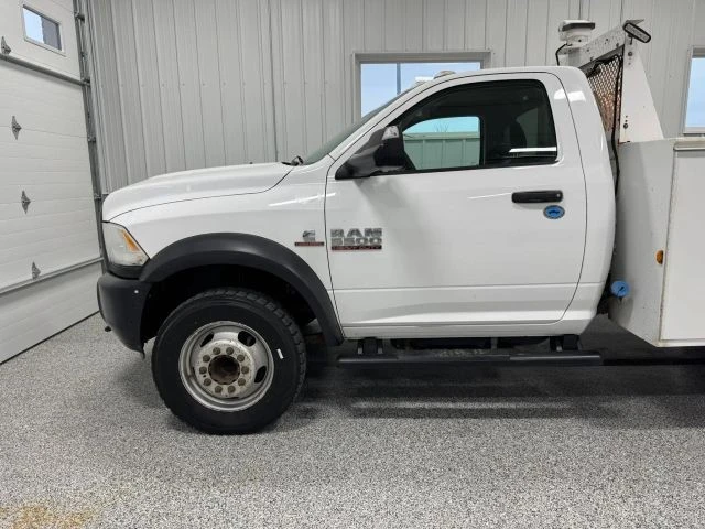 2017 Ram 4500 & 5500 - Image 3 of 21